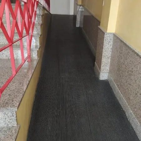 2 San Policarpo アパート トレビエハ